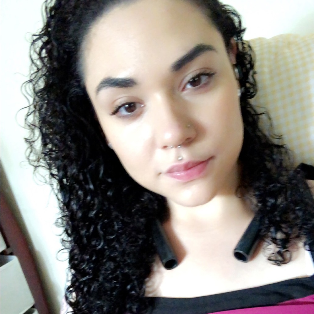 Meet your Posher, Elisa